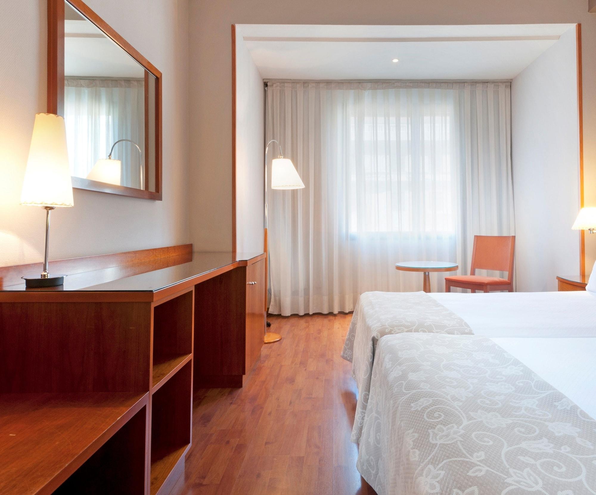Hotel Madrid Centro, Affiliated by Meliá Esterno foto